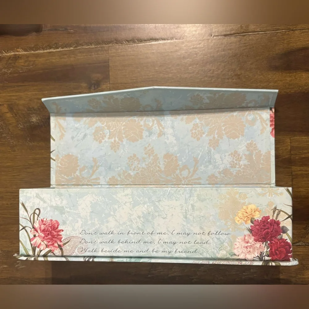 Like New! Encouraging Phrases Around A Beautiful Storing Box